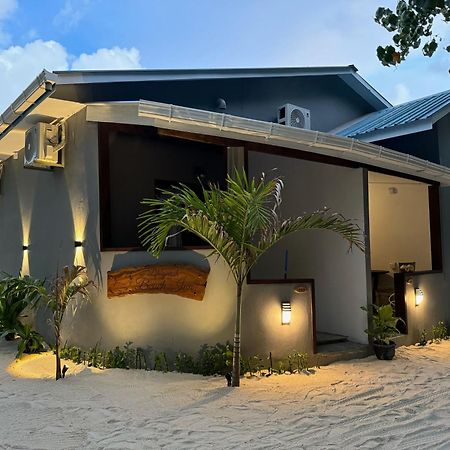 Dhigurah Beach Inn Eksteriør billede